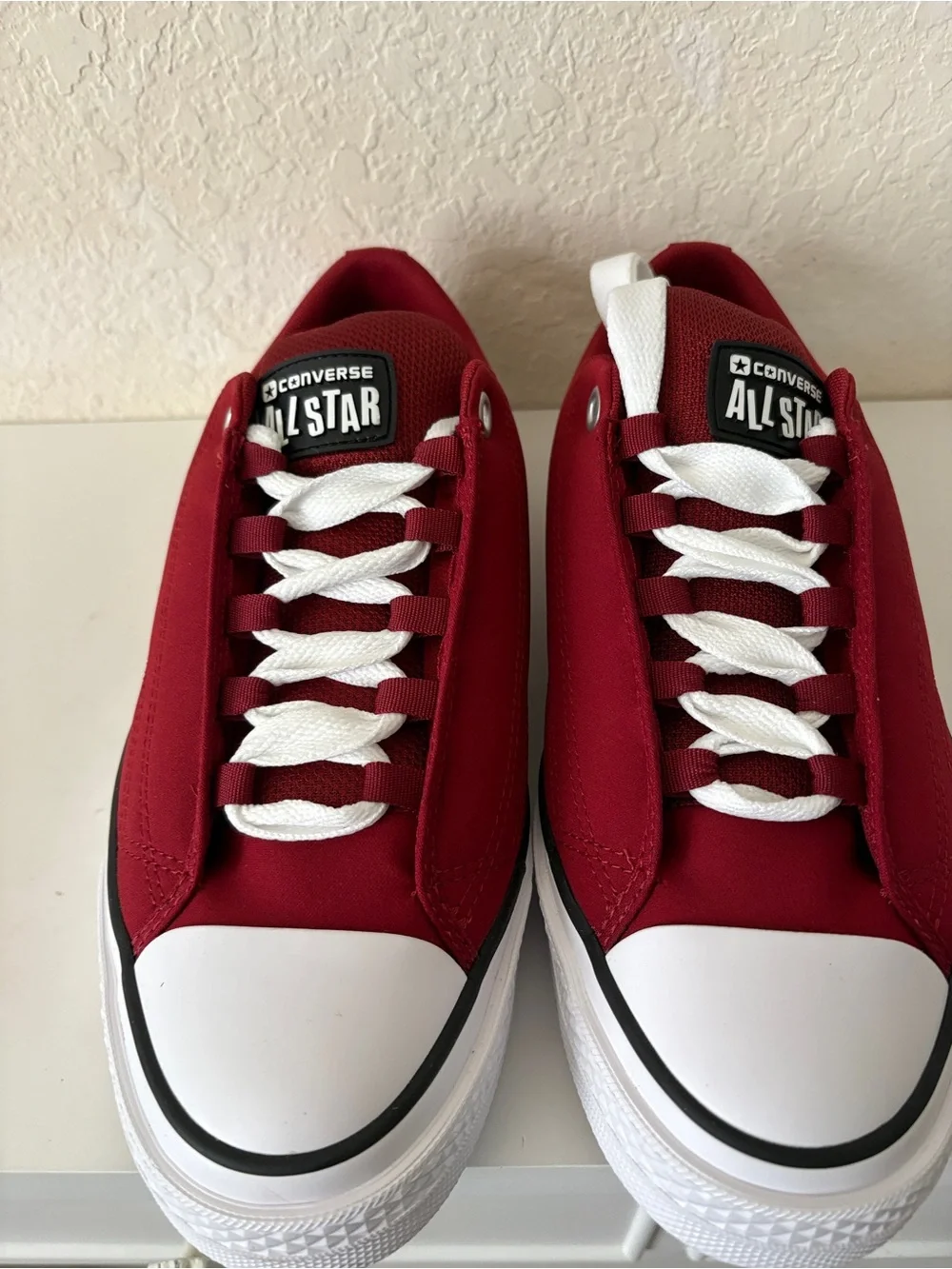 NIB Converse Chuck Taylor All Star low Puff Park Red/White/Black 10 Mens/ 11.5 W
